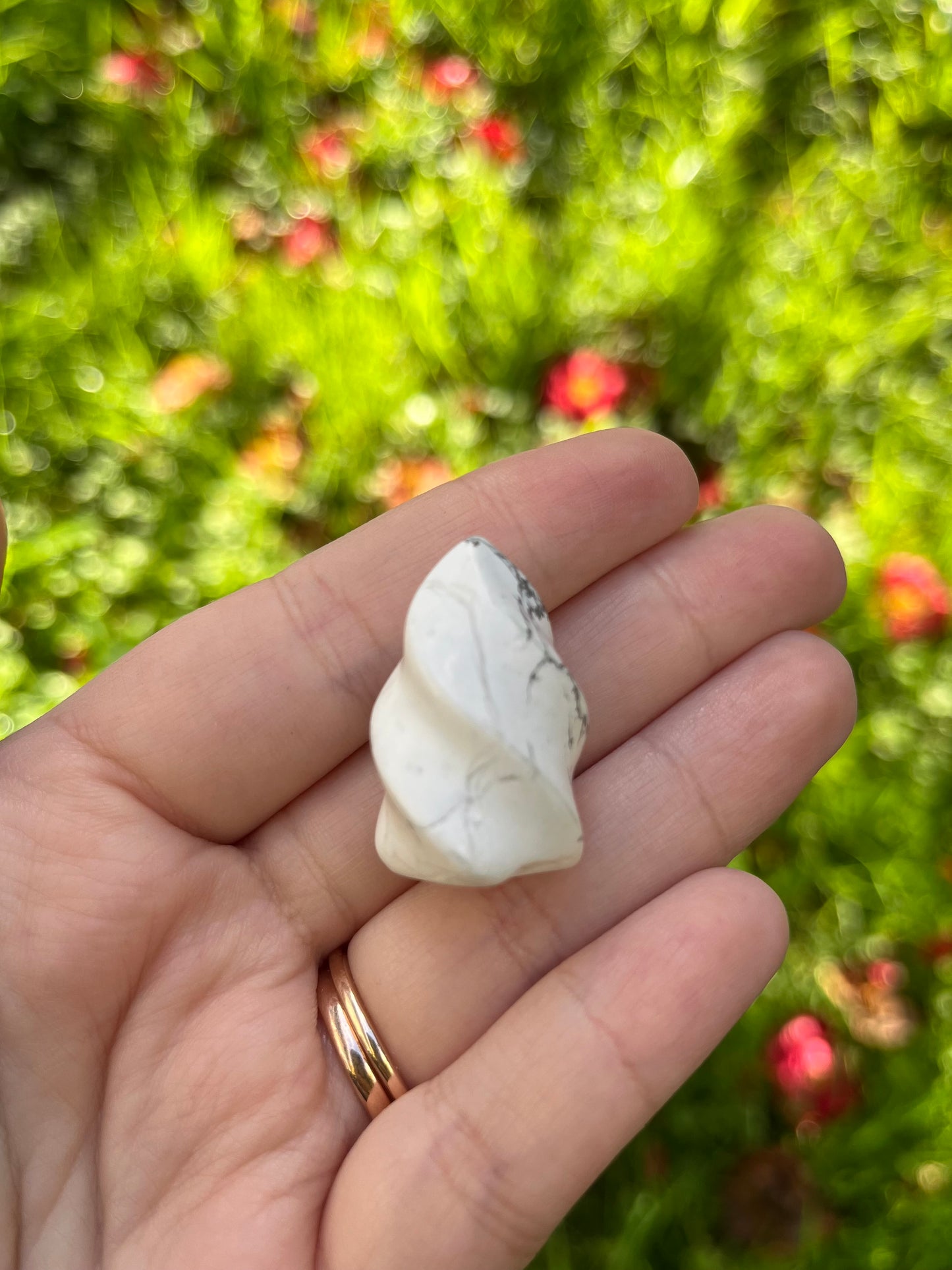 Howlite Mini Flame