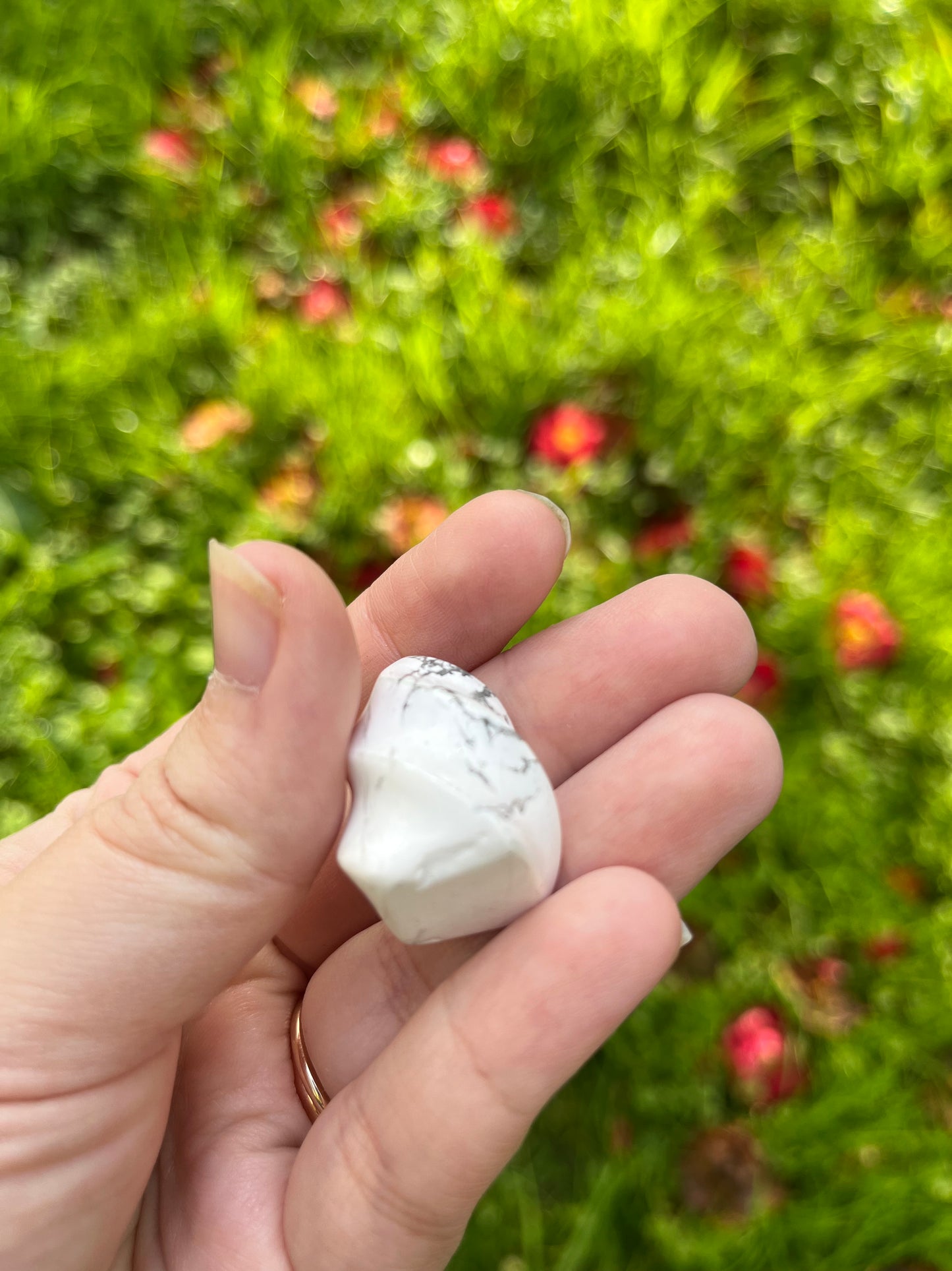 Howlite Mini Flame