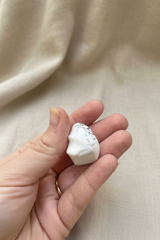 Howlite Mini Flame