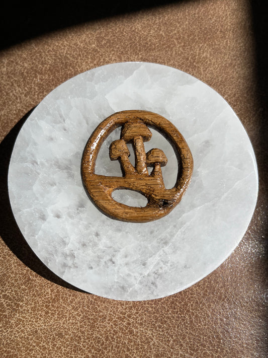 Mushroom Carving - Oak